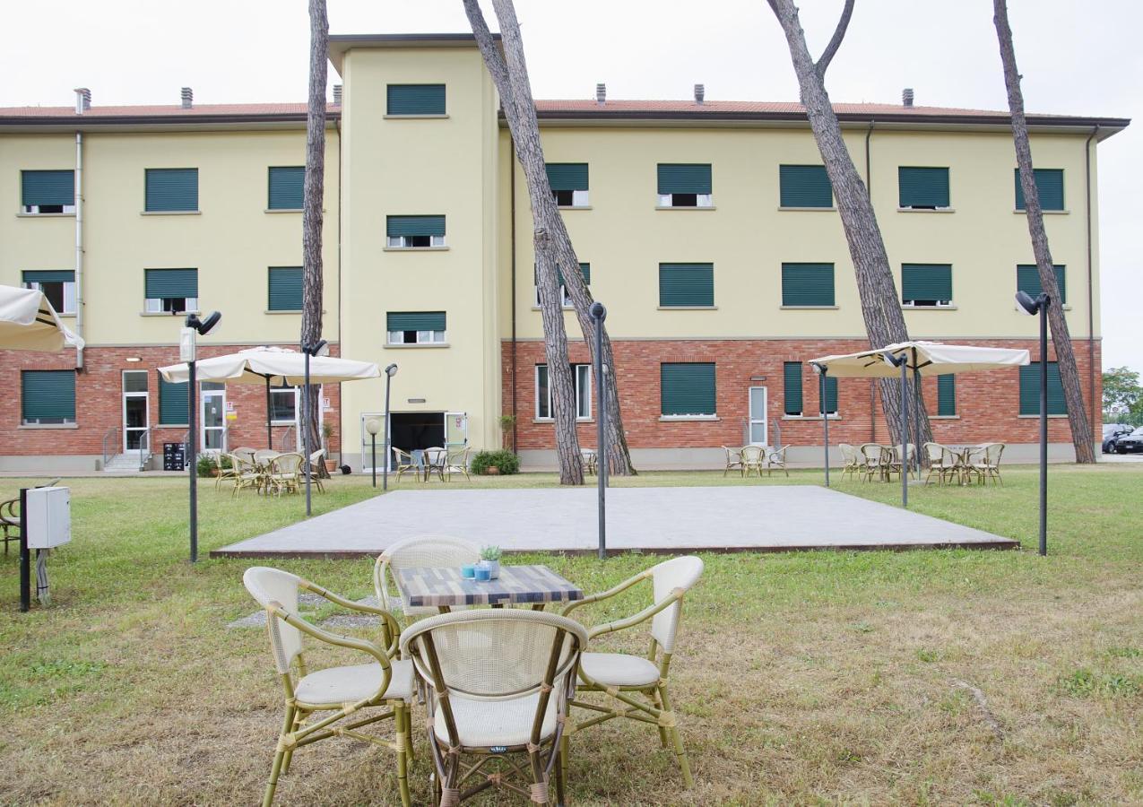 Hotel Casa Per Ferie Il Pioppo à Marina di Massa Extérieur photo
