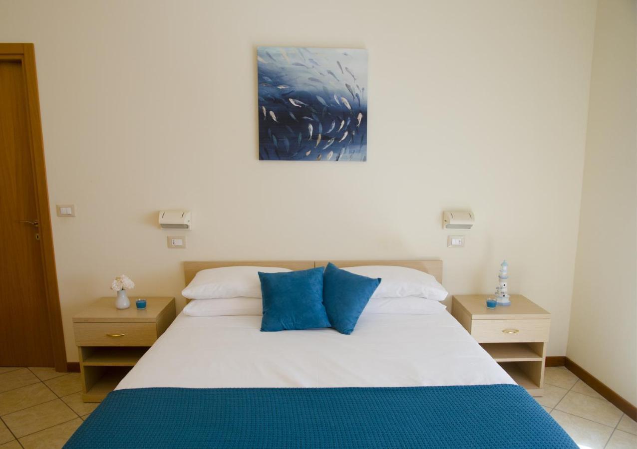 Hotel Casa Per Ferie Il Pioppo à Marina di Massa Extérieur photo