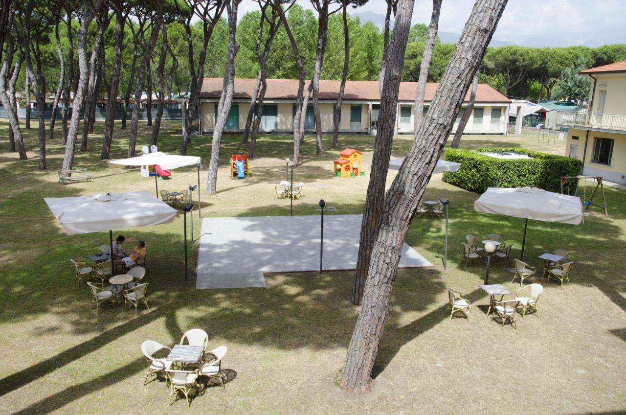 Hotel Casa Per Ferie Il Pioppo à Marina di Massa Extérieur photo