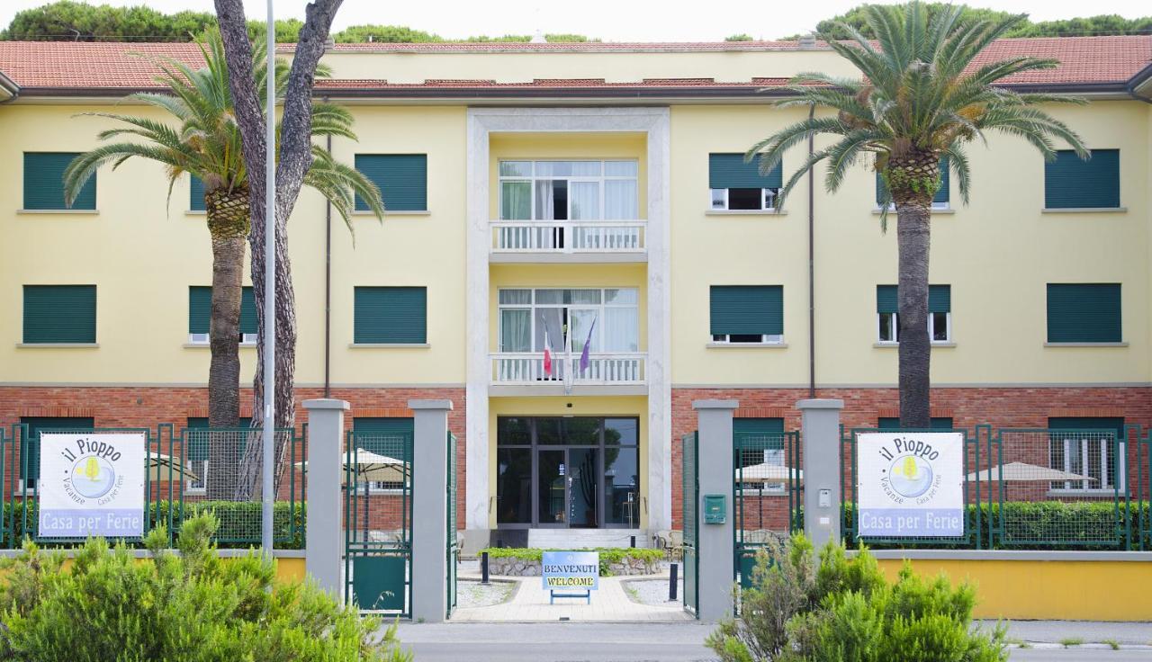 Hotel Casa Per Ferie Il Pioppo à Marina di Massa Extérieur photo