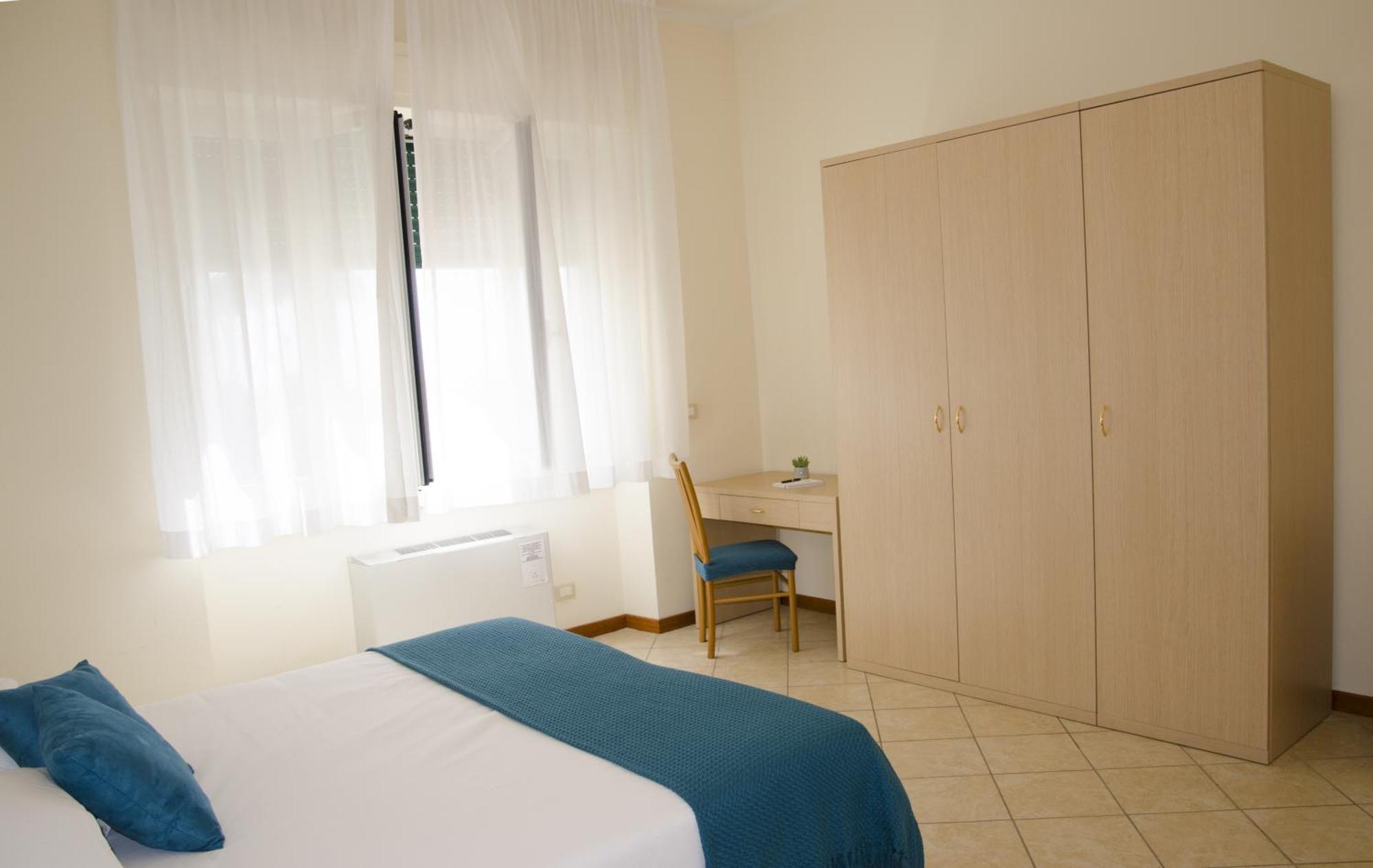 Hotel Casa Per Ferie Il Pioppo à Marina di Massa Chambre photo